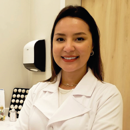 Inaie é instrumentadora cirúrgica na clínica Dr Marcelus Nigro